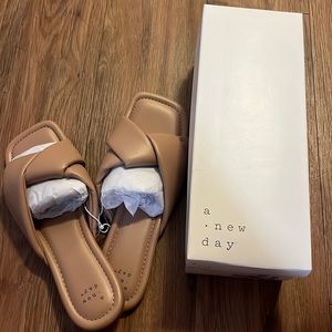 NEW WITH TAGS TARGET A NEW DAY SIZE 10 SLIDE SANDAL